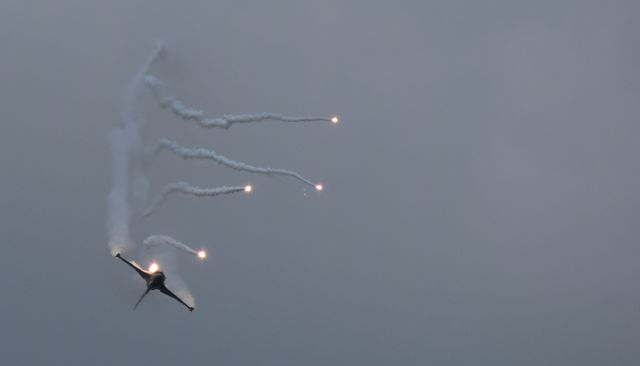 Lockheed F-16 Fighting Falcon — - https://f16solodisplay.be/pilot