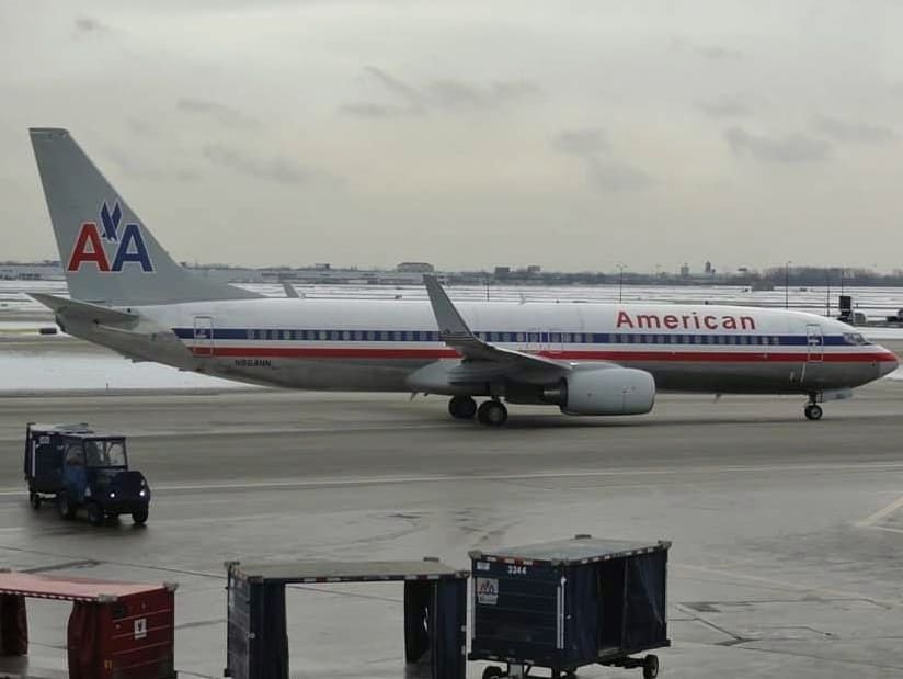 Boeing 737-800 (N921NN)