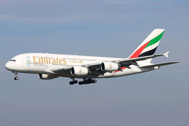 Airbus A380-800 (A6-EDU)