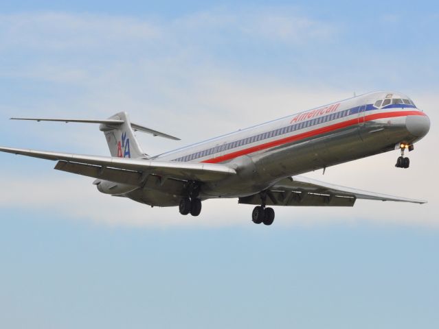 McDonnell Douglas MD-83 (N984TW) - Photo from 2011