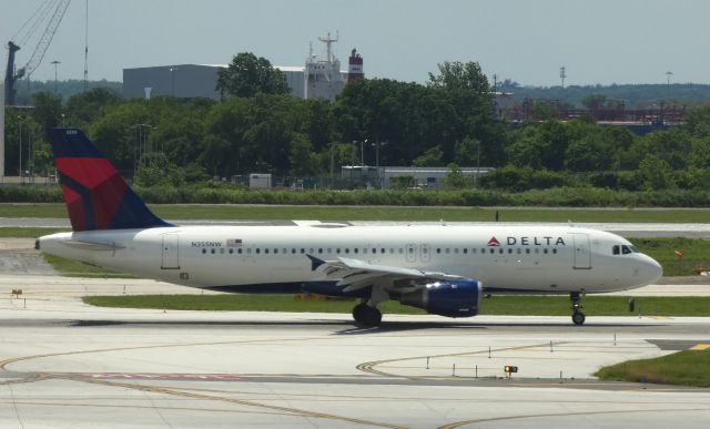 Airbus A320 (N355NW) - Taxiing, summer 2022.
