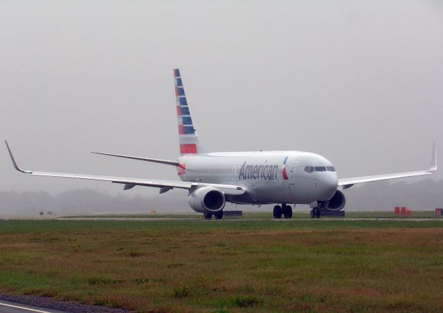 Boeing 737-800 (N950AN)