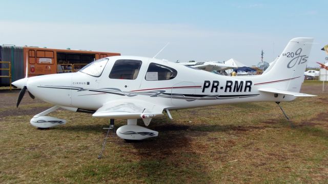 Cirrus SR-20 (PR-RMR)