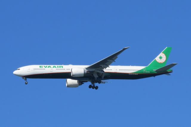BOEING 777-300ER (B-16712)