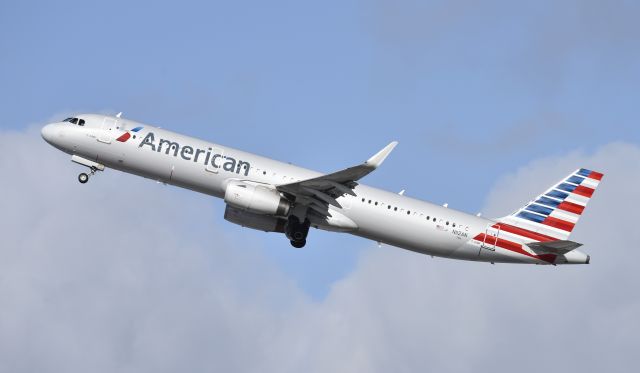 Airbus A321 (N112AN) - Departing LAX