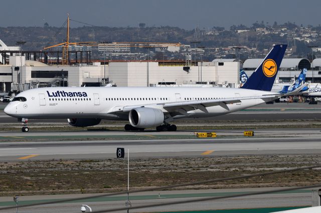 Airbus A350-900 (D-AIXC) - Taxiing after landing. 