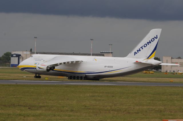 Antonov An-124 Ruslan (UR-82009)