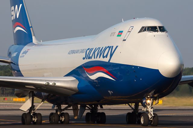 Boeing 747-200 (4K-SW800)