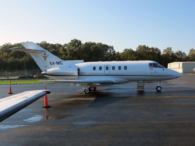 Hawker Siddeley HS-125-400 (XA-NIC) - Very good business jet with a stand up cabin.