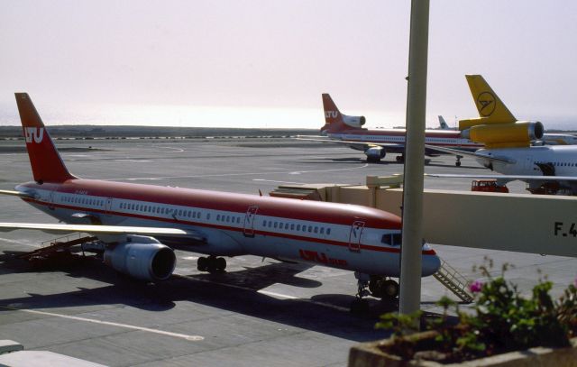 Boeing 757-200 (D-AMUK) - LTU Sud B757-225 in December 1993 at Tenerife Sur - ex Eastern Air Lines N525EA