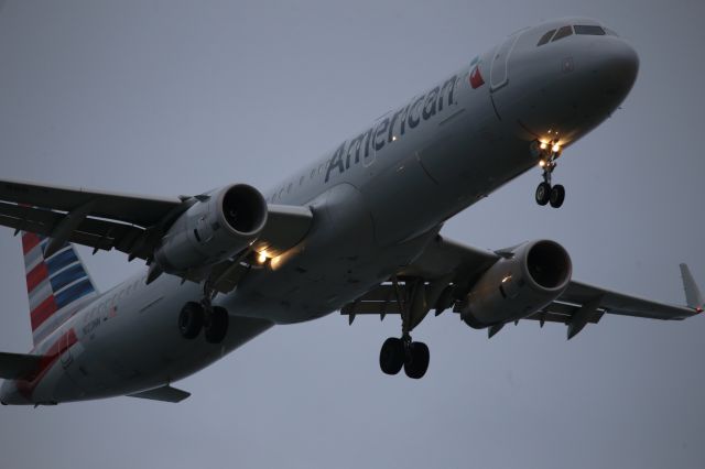 Airbus A321 (N123NN)