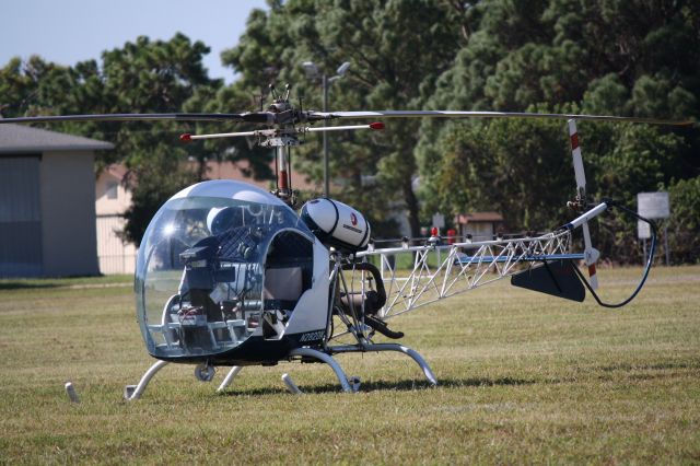 N282DK — - Bell 47G-2 (N282DK) sits on display at Buchan Airport