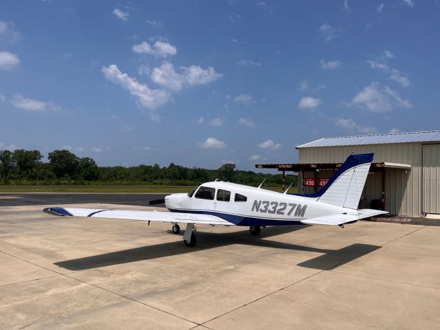 Piper Cherokee (N3327M)