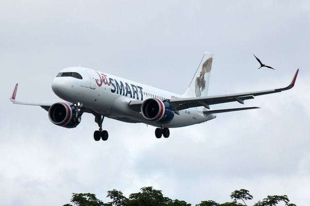 Airbus A320 (CC-DII)