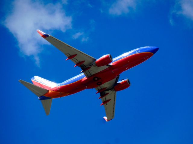 Boeing 737-700 (N7752B)