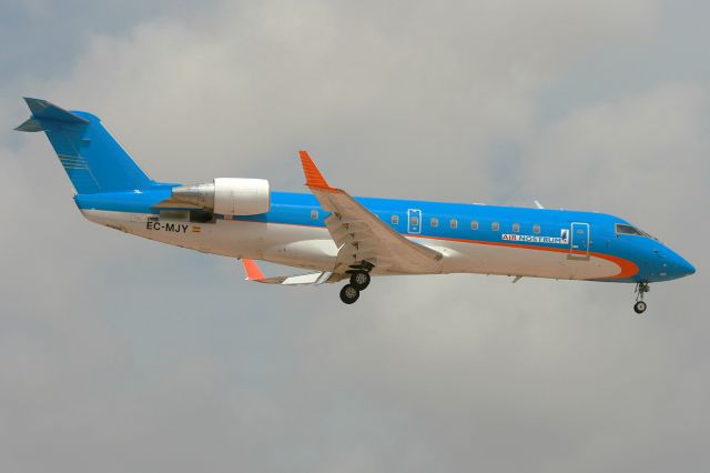 Canadair Regional Jet CRJ-200 (EC-MJY)