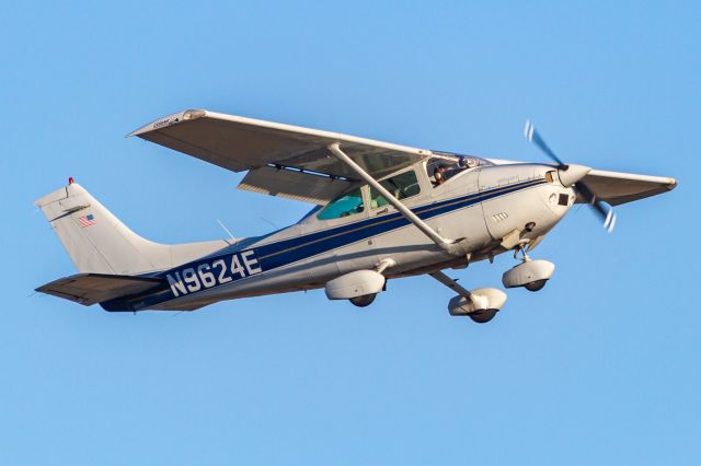 Cessna Skylane (N9624E)