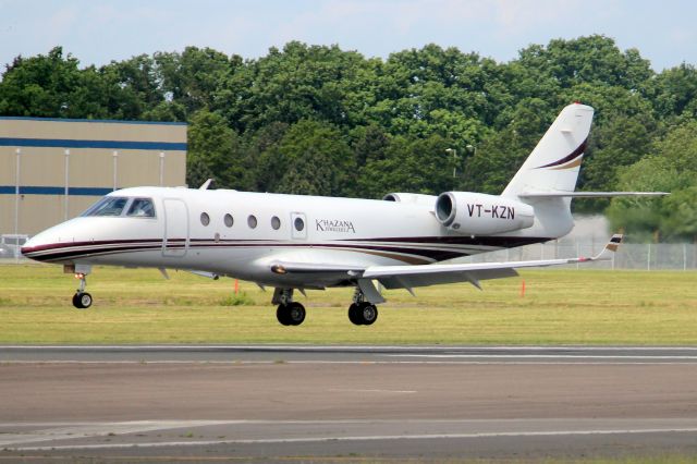 IAI Gulfstream G150 (VT-KZN) - On short finals for rwy 24 on 17-May-22 arriving from LTBU.