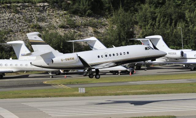 Dassault Falcon 2000 (G-SMSM)