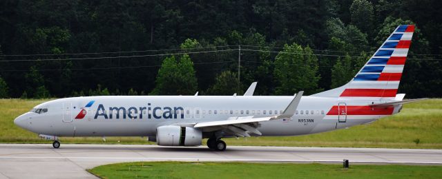 Boeing 737-800 (N953NN) - From the RDU observation deck, 5/17/18.