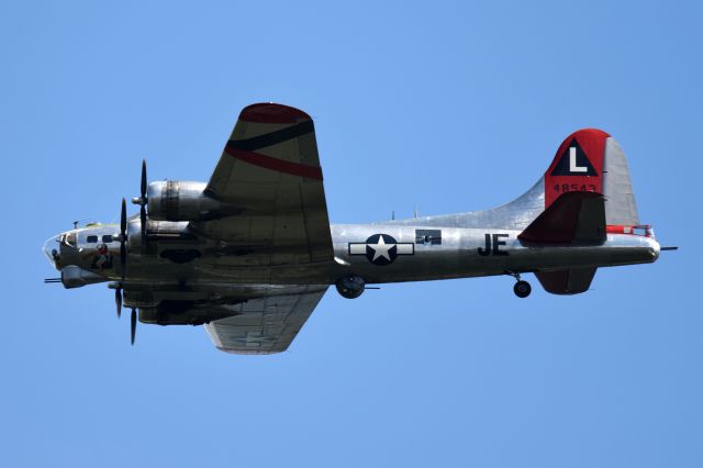 Boeing B-17 Flying Fortress (N48543)