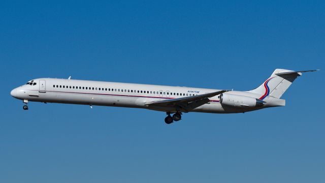 McDonnell Douglas MD-83 (N787TW) - Ameristar Jet Charter (Former Avianca) MD-83 arriving in Sioux Falls Friday Nov. 14, 2014