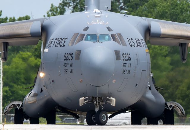 Boeing Globemaster III (09-9206) - VOLT16, a Boeing C-17A Globemaster III, msn 50230, turning on to RWY 24L for departure on Friday, 20 Jun 2025.