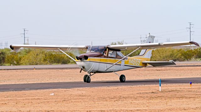 Cessna Skyhawk (N46106) - Cessna 172I arrives at the 2023 Buckeye Air Fair / AOPA Fly-in at the Buckeye Municipal Airport