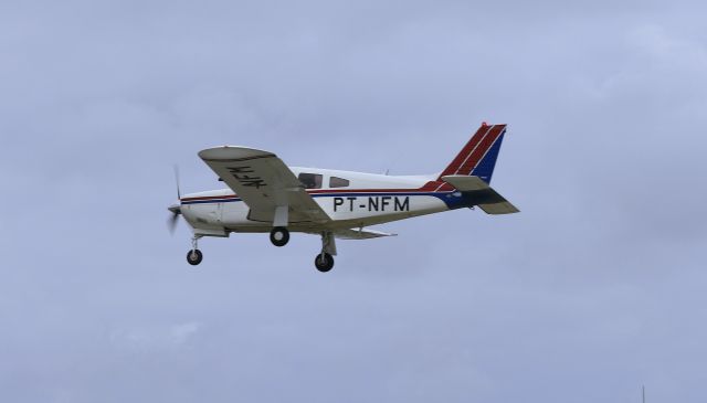 Piper Cherokee Arrow (PT-NFM)