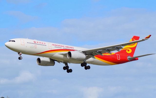 Airbus A330-300 (B-LNQ) - Hong Kong Airlines A330-343 B-LNQ about to touch down in Australia for the first time today at Gold Coast Intl Airport