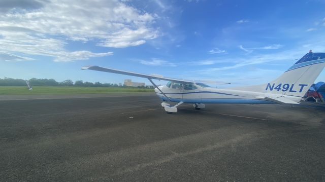 Cessna Skylane (N49LT)