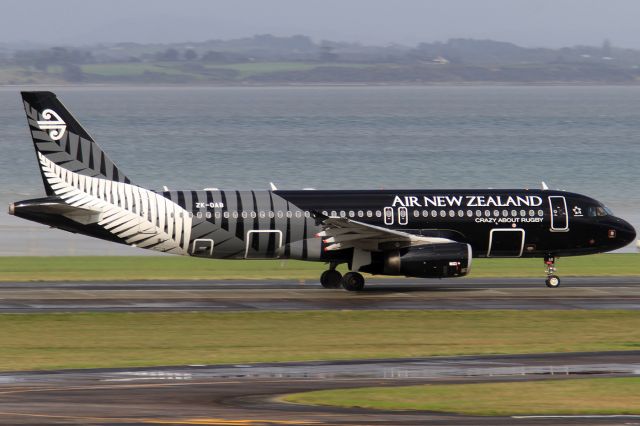 Airbus A320 (ZK-OAB)