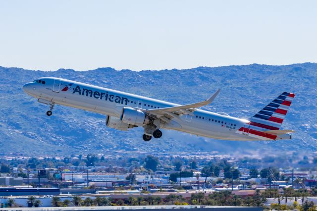 Airbus A321neo (N440AN) - An American Airlines A321 neo taking off from PHX on 2/16/23. Taken with a Canon R7 and Tamron 70-200 G2 lens.