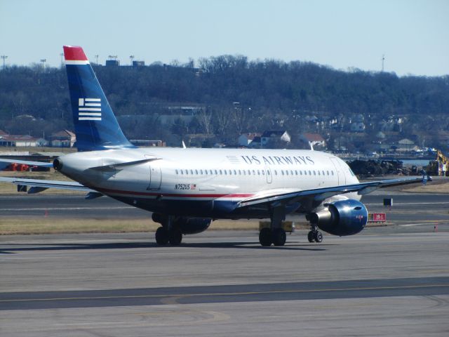 Airbus A319 (N752US)