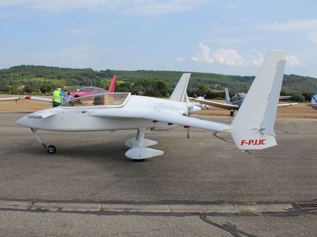 RUTAN Long-EZ (F-PJJC) - LFNH - Carpentras airfield br /10 sept 2016