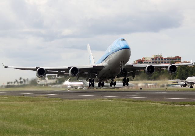 Boeing 747-400 (PH-BFB)