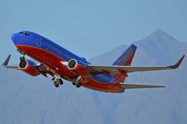 Boeing 737-700 (N7715E) - Southwest Boeing 737-7BD(W) N7715E at Phoenix Sky Harbor on August 26, 2018.