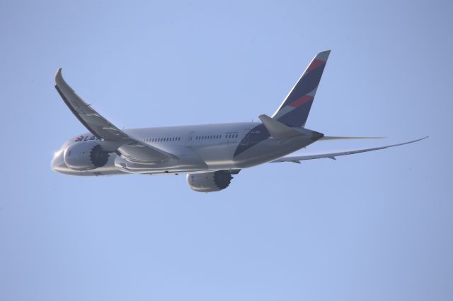 Boeing 787-8 (CC-BBI)