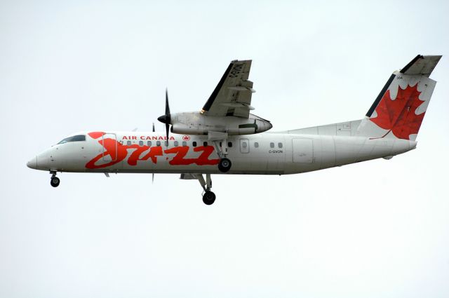 de Havilland Dash 8-300 (C-GVON)