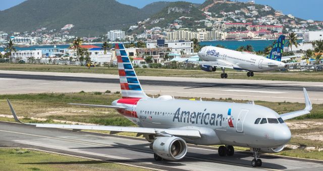 Airbus A319 (N8031M) - JetBlue and American make you choice. 