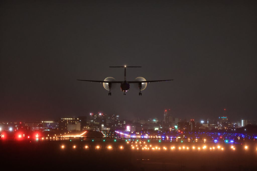 de Havilland Dash 8-400 (JA846A) - December 24th 2021:CTS-HKD.