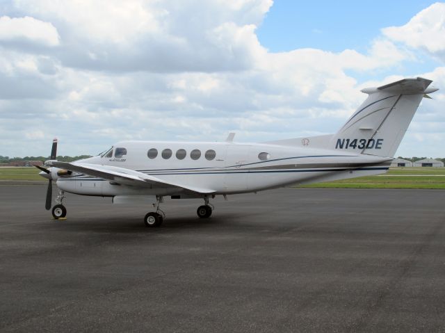 Beechcraft Super King Air 200 (N143DE)