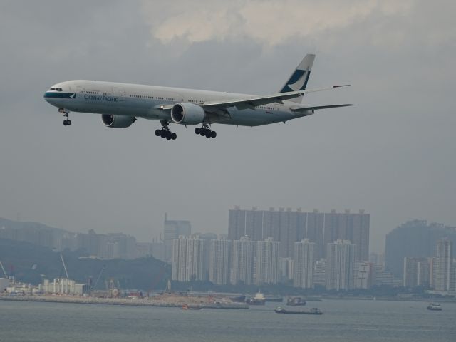 BOEING 777-300ER (B-KPV)