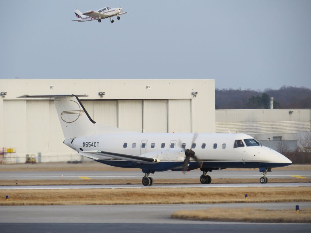 Beechcraft King Air 90 (N654CT)