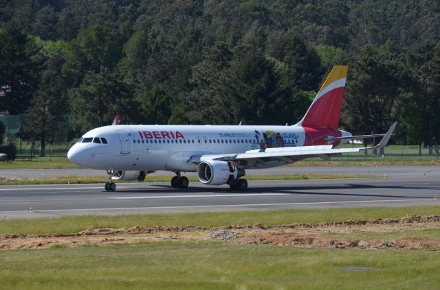 Airbus A320 (EC-MCS) - EC-MCS Conmemorativo de los 75 Años de Iberia volando a Puerto Rico aterrizando en Vigo (LEVX/VGO) procedente de Barajas (LEMD/MAD)