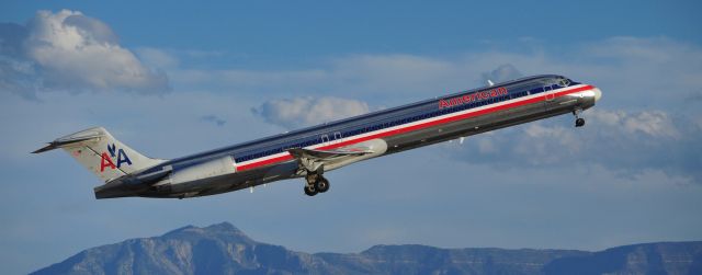 McDonnell Douglas MD-83 (N9628W) - N9628W just off of Albuquerque's KABQ (Sunport) RWY 21 on October 13th, 2013, at 16:36 MDT. Photo taken from aircraft viewing area on the west side of the airport, adjacent to RWY 21. Manzano mountains in the background (facing SE). Nikon D700, AF Zoom-Nikkor 80-200mm f/2.8D ED @ 200mm, ISO 1000, f/6.3 @ 1/8000 (-0.7 EV comp).