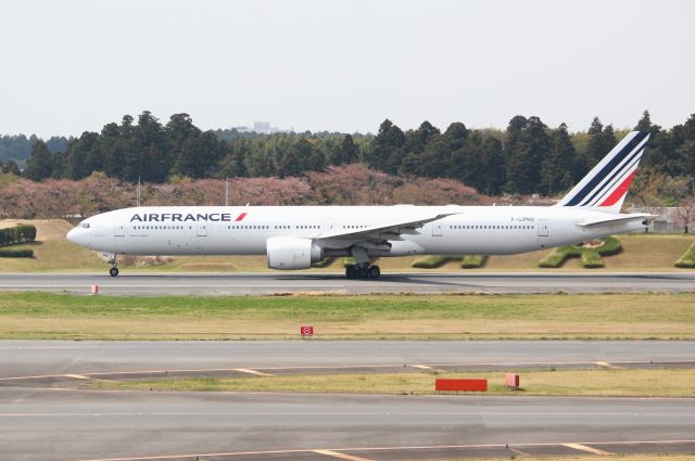 BOEING 777-300 (F-GZNQ)