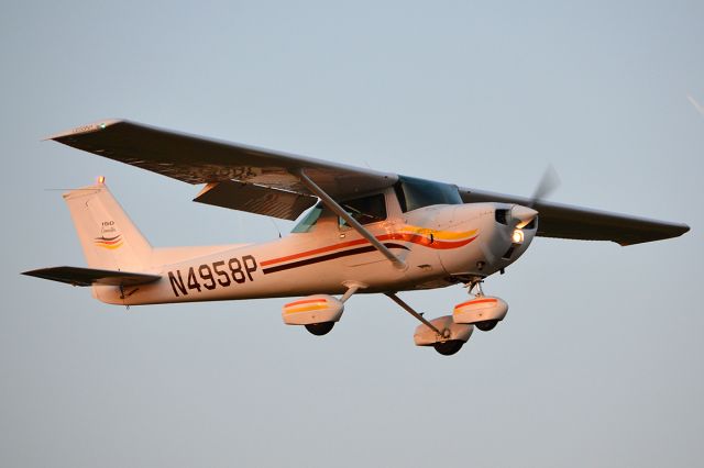 Cessna Commuter (N4958P)