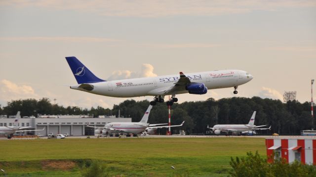 Airbus A340-300 (YK-AZA)