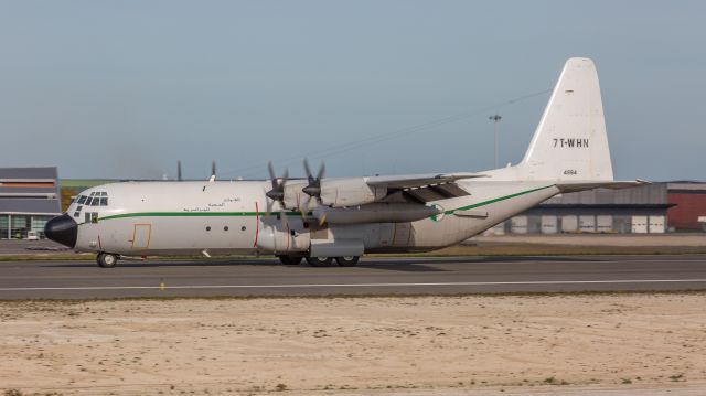 Lockheed C-130 Hercules (7T-WHN)